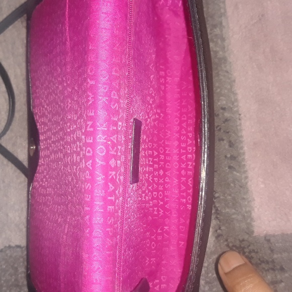 Kate Spade Vintage Chain Crossbody Black w Pink interior - Picture 5 of 14